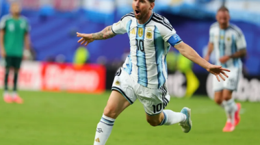 Argentina goleó a Argelia de la mano de un Messi estelar