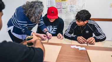 Encuentro recreativo entre personas mayores y jóvenes del Programa Envión