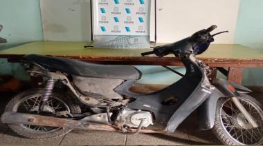 Recuperaron una moto robada tras un allanamiento y un operativo policial