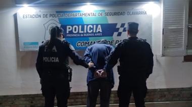 Golpeó a un hombre y le robó el celular: fue aprehendido y terminó en la comisaría
