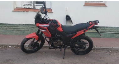 Cayó con una moto robada, amenazó a policías y terminó aprehendido