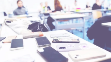 El 59% de los alumnos de tercer grado ya cuenta con un teléfono personal