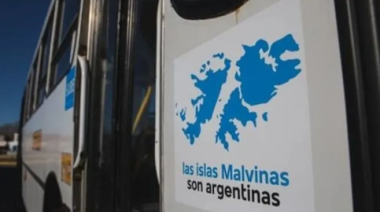 Polémica porque desapareció la leyenda "Las Islas Malvinas son argentinas" de colectivos