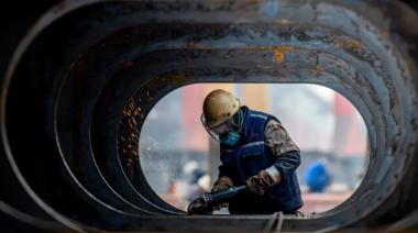 El empleo formal cayó en abril, pero también el independiente