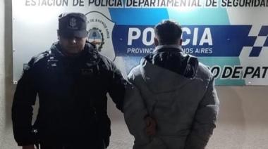 Interceptaron un remis y secuestraron un revólver, cocaína y dos celulares