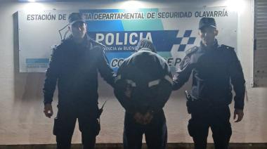 Amenazó de muerte a una joven frente a la Policía y terminó detenido tras una violenta pelea vecinal