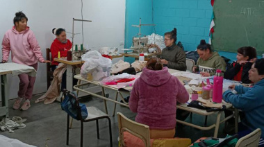 En la cárcel de mujeres de Azul confeccionaron camisolines y cubre camillas para el Hospital Ángel Pintos