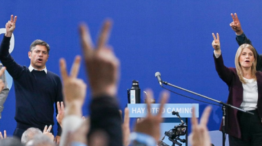 Kicillof juega fuerte en un acto en Avellaneda, con impronta federal y aires de lanzamiento