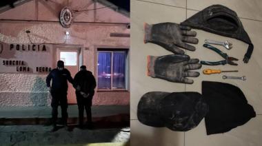 Lo agarraron in fraganti: aprehendieron a un hombre dentro de un galpón de la fábrica Losa