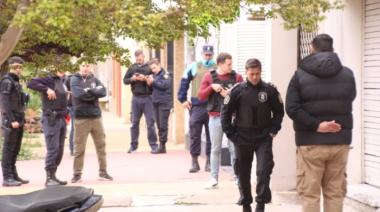Trasladarán a Sierra Chica al joven que se atrincheró armado en la casa de su expareja en Bolívar