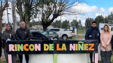 Inauguraron una plaza infantil en la Unidad 27 de Sierra Chica para fortalecer los vínculos familiares