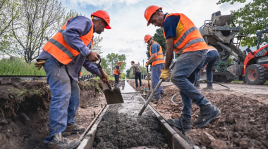 Avanza la obra de construcción de cordón cuneta en el barrio Villa Aurora