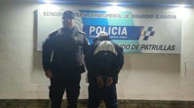 Dos delincuentes intentaron forzar la puerta de un departamento: un hombre terminó detenido y otro logró escapar