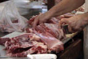 Cómo ahorrar unos $50.000 por mes a la hora de comprar carne