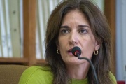 Agredieron en una entrevista en vivo a una edil que propone recortar fondos al sindicato municipal