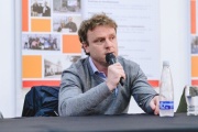 Maximiliano Wesner confirmó que los municipales cobrarán sueldo y medio aguinaldo este sábado