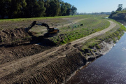 Trabajos de limpieza del cauce del arroyo Tapalqué