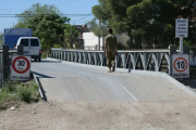 El gobierno de Milei le cobra a Bahía Blanca el alquiler de dos puentes sobre el Canal Maldonado