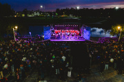 “Olavarría en Verano” se puso en marcha con un show en las escalinatas de la Casa del Bicentenario