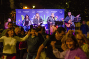 Música y baile en el Paseo Jesús Mendía
