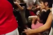 Capital Humano denunció y pidió identificar a una mujer que le dio cerveza a su bebé en un tren