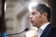 Axel Kicillof se metió en la polémica de Manuel Adorni y dijo que Javier Milei es "muy mal economista"