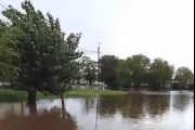 Se encuentra anegado el acceso a Recalde por la suba del nivel de agua