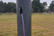 Vandalizaron columnas de alumbrado público del Parque Sur