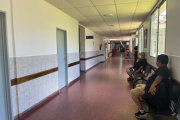 El Municipio echó a dos urólogos porque atendían en sus consultorios privados mientras faltaban al Hospital