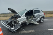 Fuerte choque en Ruta 51: una pareja de Hinojo se salvó de milagro tras un impactante accidente
