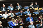 LLA quiere arancelar la salud y la universidad a extranjeros en la Provincia