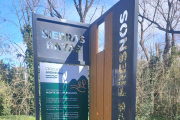 El Municipio solicita a la comunidad cuidar la nueva cartelería instalada en el Monte de los Fresnos