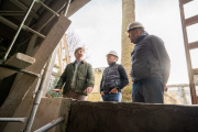 El Intendente Wesner recorrió las obras de reconstrucción y mejora en la Escuela Secundaria N° 2 de Sierras Bayas