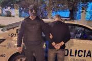 Violó una restricción de acercamiento a su madre y terminó aprehendido en pleno centro