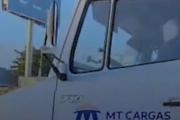 Un camionero cometió cinco infracciones a la vez en una autopista