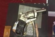 Realizaron tres allanamientos por una seguidilla de robos: secuestraron herramientas y un arma