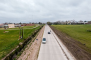 Se colocará nueva luminaria LED sobre la recientemente pavimentada avenida La Rioja