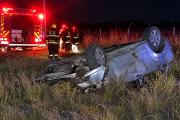 Fatal vuelco en el camino de Espigas: murió un joven de 24 años oriundo de Corrientes