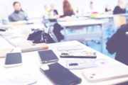 AIEPA y los proyectos para restringir pantallas en las aulas: "Autonomía escolar y respaldo legal para aplicar regulaciones"