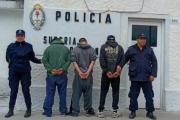 Aprehendieron a tres hombres por un intento de hurto y secuestraron dos cuchillos