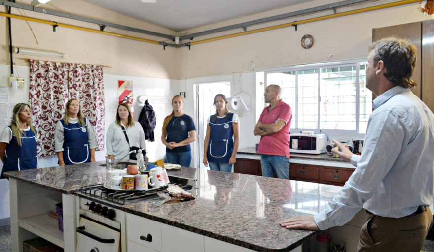 El intendente Maximiliano Wesner visitó las obras del Instituto de Educación Especial “Helen Keller”