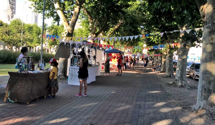 Feria Artesanal en la Plaza Central