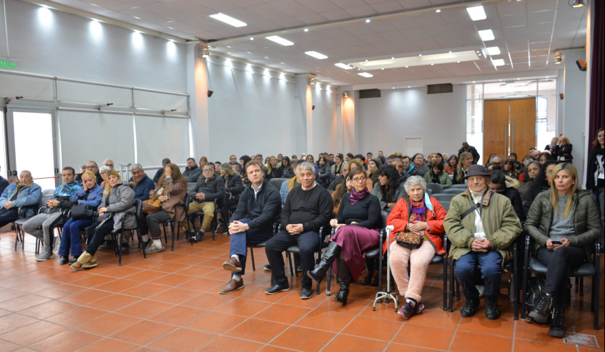 El intendente Maximiliano Wesner encabezó un nuevo acto de firma de 52 escrituras sociales