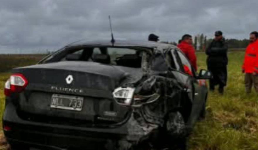 Ruta 3: un olavarriense y su hija de 5 años resultaron ilesos tras un choque entre un camión y un auto